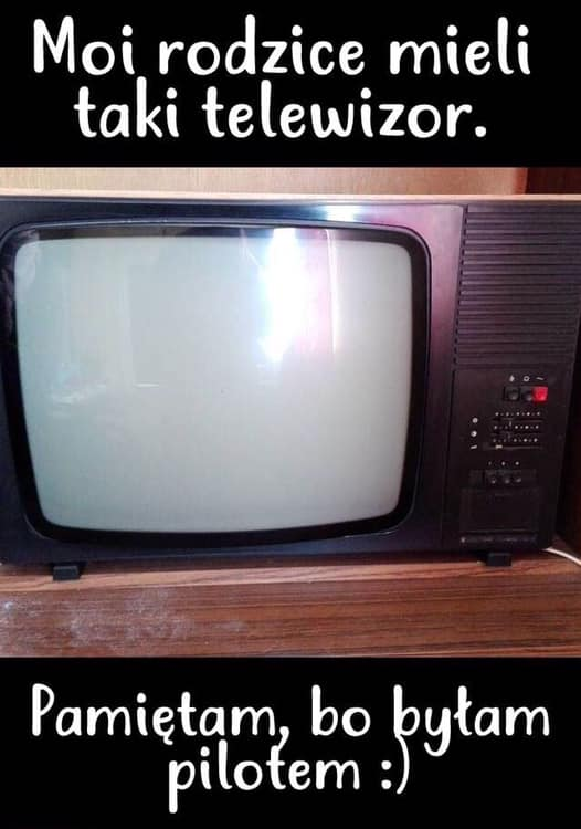 Moi Rodzice mieli taki telewizor. Pamiętam, bo byłam pilotem :)